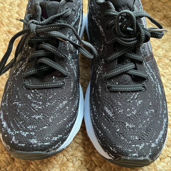 NWT ASICS nimbus24 gel athletic shoes - Picture 3 of 7